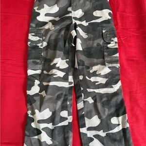The Children's Place Gray and Black Cargo Bottoms